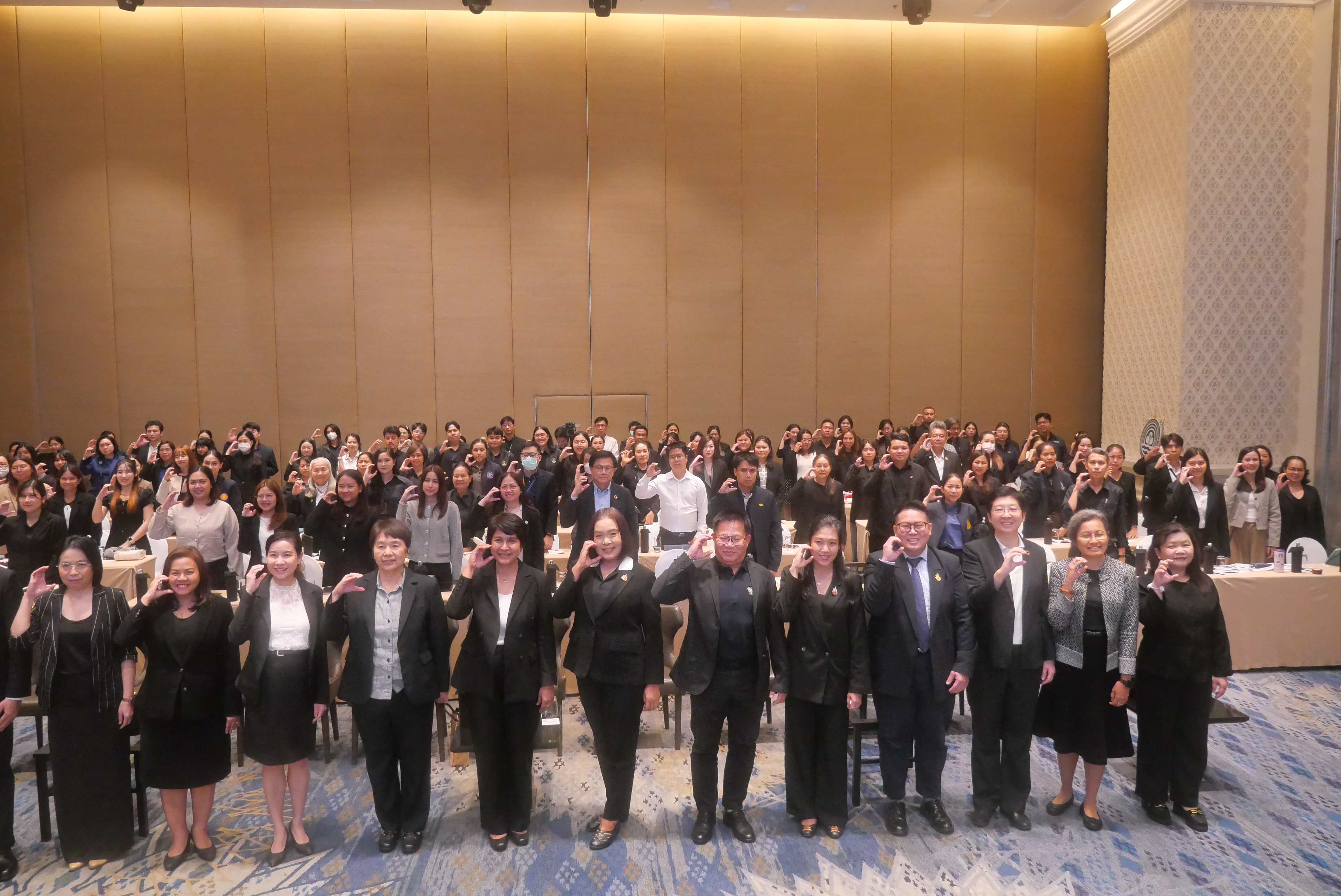 title - ส.ป.ก. ร่วมเป็นเกียรติในพิธีเปิดงานประชุมเผยแพร่ (Press Conference) เพื่อนำเสนอรายงานและการประเมินผลการดำเนินงานเสริมพลังความร่วมมือด้านการเปลี่ยนแปลงสภาพภูมิอากาศของประเทศไทย 